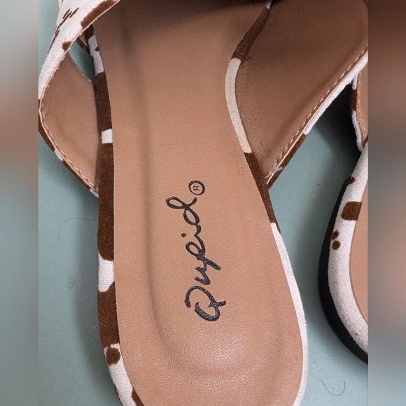 Vegan Suede Cow Print Slip Ons - US 5.5 - Picture 4 of 7